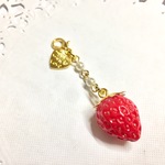 ミニイチゴのチャーム