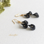 優雅な黒い花のピアス/イヤリング