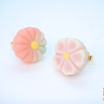 【再販】桜と菊の練り切りのピアス