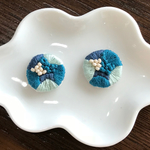 刺繍のイヤリング・ピアス