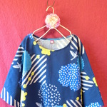 北欧　大きな模様　ふんわりワンピース　紺