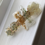 鉱石風 お花のバレッタ white