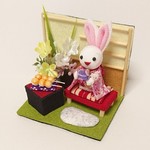 ちりめん細工「ほっとひといき♥️うさぎ」ミニ置物 飾り
