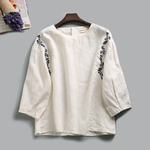 f80323006 大人可愛く見違える　麻100％　刺繍の白トップス　ブラウス　