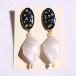 《 シックな楕円ピアス 》受注製作