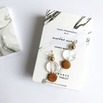 clear plate&wood beads earring(gold beads)