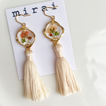 押し花レジン＊タッセルのゆらゆらイヤリング/ピアス 
