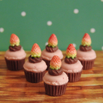 フレッシュ苺のチョコレートカップケーキ