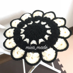 ふっくらお花のモノトーン円座