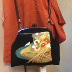 大きな がま口 バッグ 和柄 着物 黒 刺繍 和装