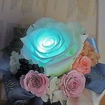  光るプリザ   バラとスモークブルーのリボンアレンジ～母の日 結婚祝い 誕生日