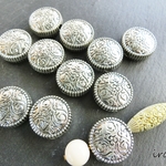 6個　アンティークシルバー・ネイティブ風　模様入り　丸型　アクリル製　フラットビーズ　BS376