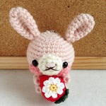 fuwafuwamari さまオーダー品！赤イチゴピーチ色うさぎボールチェーン