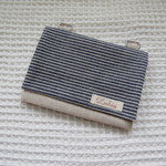 ボーダー柄デニム地の移動ポケット1