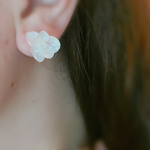 白い紫陽花の一輪ピアス【花びら6枚】