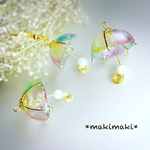 雨上がりの虹色傘ピアス/イヤリング〜再販♡55〜サージカルステンレスピアス・ノンホールピアス ✨天然石 マザーオブパールの1粒アクセント✨人気