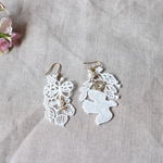 北欧レース＊ピアス＊樹脂ピアス＊キャッチ付＊鳥＊木の実*植物*蝶々＊チョウ＊アシンメトリー