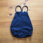 ネイビーリブニットのサロペットブルマ