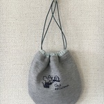 フロッキー  しずく型巾着袋 水色 (ネズミとチーズ)