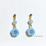 天然石とチェコフラワーのピアス／イヤリング アクアマリン