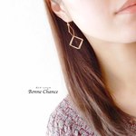 3連スクエアピアス