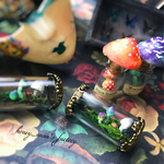 筒型ガラスに入ったダーク💀な毒きのこ🍄
