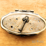 antique key*pill case