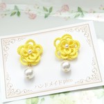 ぷっくりお花のピアス(イヤリング)黄色