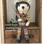 ちょっとおしゃれに♪行楽気分のおすわりクマさん
