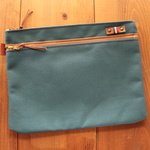 H1680　帆布の前ファスナーポケット付きポーチ　L23　深海ブルー