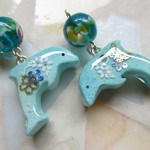 ◇2030 🌼ラムネ色　イルカと、とんぼ玉のピアス・イヤリング🐬🌼 ※１点物
