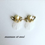 花びら×ビジューピアス(イヤリング)[white]
