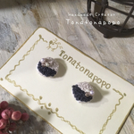 小さな刺繍ピアス ネイビー