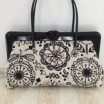 ガマ口ハンドバッグ　シックな花模様 　再再再販