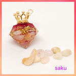 クラウン👑 ダイヤモンド型 オルゴナイト レジン チャーム  Love 💗  ネックレス、バックチャーム、キーチェーンにセット可能❣️