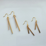 シンプルに揺れるゴールドピアス/イヤリング【SALE】