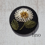 刺繍★クルミボタン★ヘアゴム