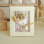 ナチュラルブーケのフレームアレンジ