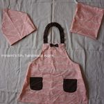 ♡on-y-va様専用ページ♡　●送料無料●　子供エプロン　女の子用　100～110サイズ　三角巾　２点セット　♥おまけの巾着付き♥　なみなみストライプ　シンプル　リボン　大人可愛い　ピンク系