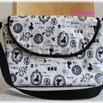 【M様オーダー品】フラップ付き斜めがけバッグサイズ変更☆ブルー鏡の中のアリス