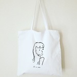・4月25日まで全品送料無料・In a row トート　ホワイト