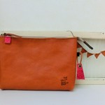 ＜ご予約品＞茶色ヌメ革の大きめ通帳入＊パスポート・お札・カードも