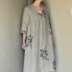 花模様のリネンワンピース