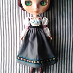 ブライス服★東欧風（小鳥）刺繍ワンピ★ブライスアウトフィット