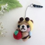 【ｍ様ご予約品】ミツバチくまちゃんとリンゴのイヤホンジャック　