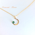 Crescent Moon エメラルドネックレス