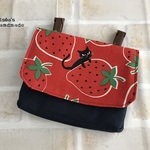 クリップの有無が選べる♪マチ付き移動ポケット（いちごキャット）