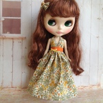 ホルターネックの大人ワンピ  黄色の小花柄  1/6ドール用