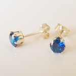 *K14GF***P33キュービックジルコニア（立て爪4ｍｍ）☆スタッドピアス