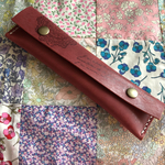 ＊sale＊本革ペタンコスリムペンケース ワインレッド